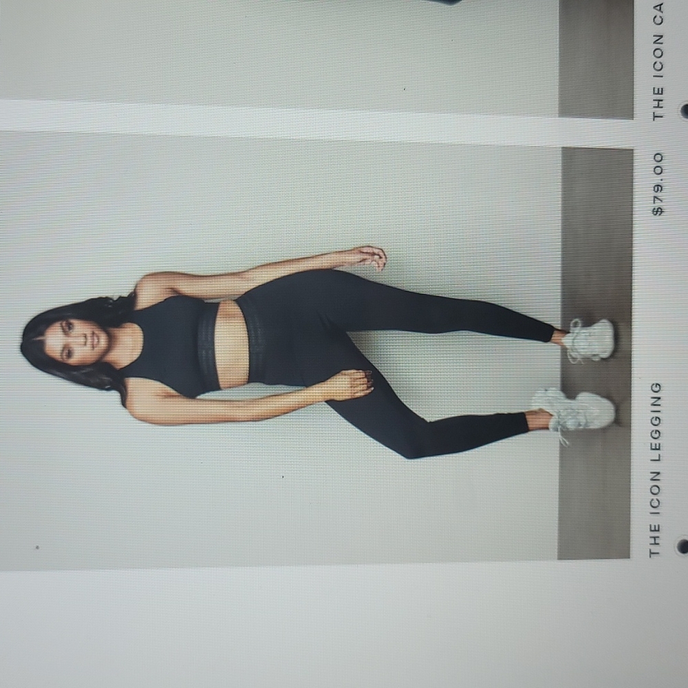 GOOD AMERICAN ICON LEGGING SIZE  1 & 2